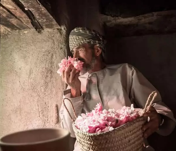 anantara_al_jabal_rosewater_intro_944x510 copia anantara_al_jabal_rosewater_intro_944x510 copia